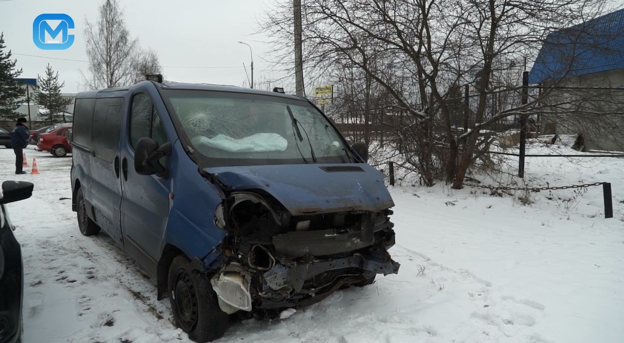 Маршрутное такси, следовавшее из Вологды в Котлас, попало в ДТП. Есть  пострадавшие | 28.11.2023 | Коряжма - БезФормата