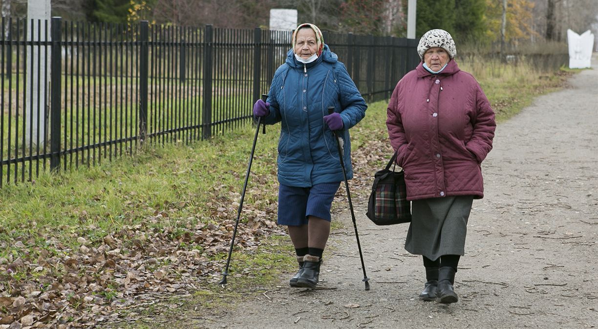 Неработающей пенсионерки. Фото старшее поколение Россия 2020.