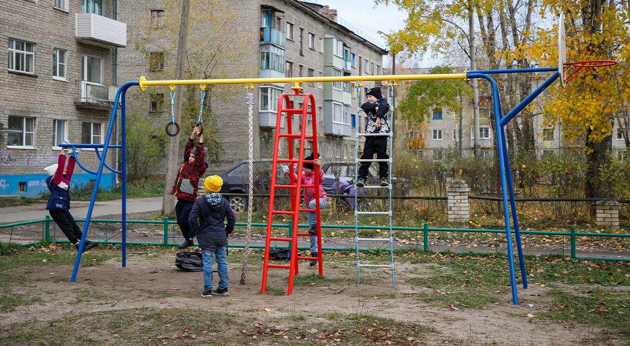 Безопасность игровых конструкций проверила приемная комиссия | 28.10.2022 |  Коряжма - БезФормата