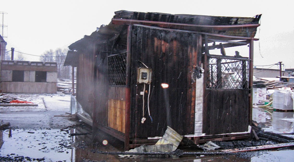 Погода в коряжме на сегодня. Сторожка. Пожар на Дыбцына в Коряжме.